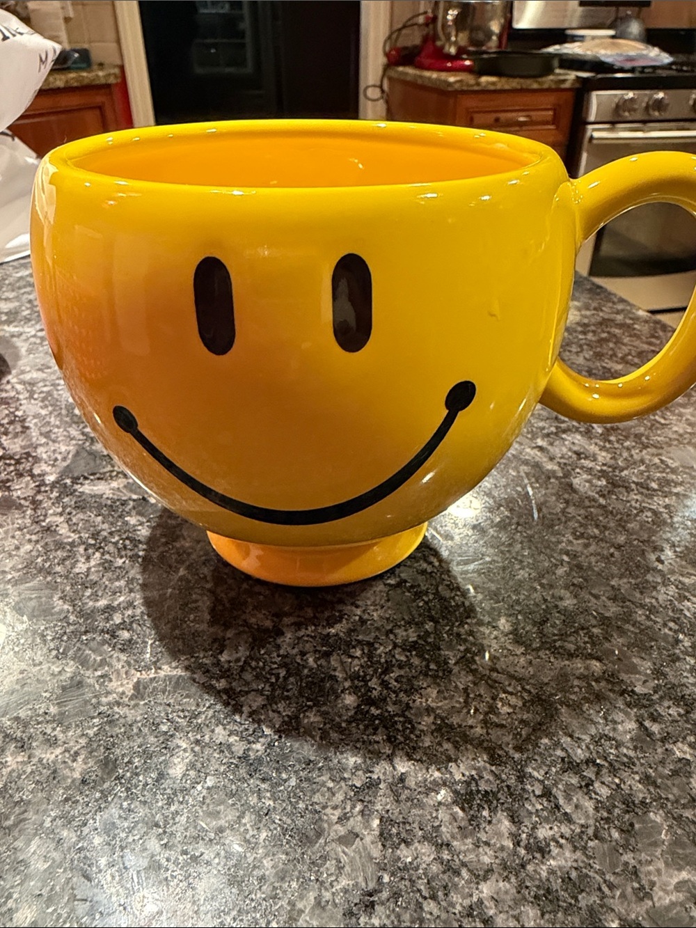 Smiley Face Yellow Ceramic Mug - Cheerful Home Dining Cup